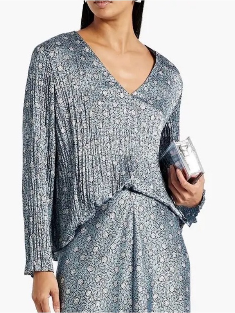 NWOT Vince Floral Pleated Blouse with V Neck - Blue and White